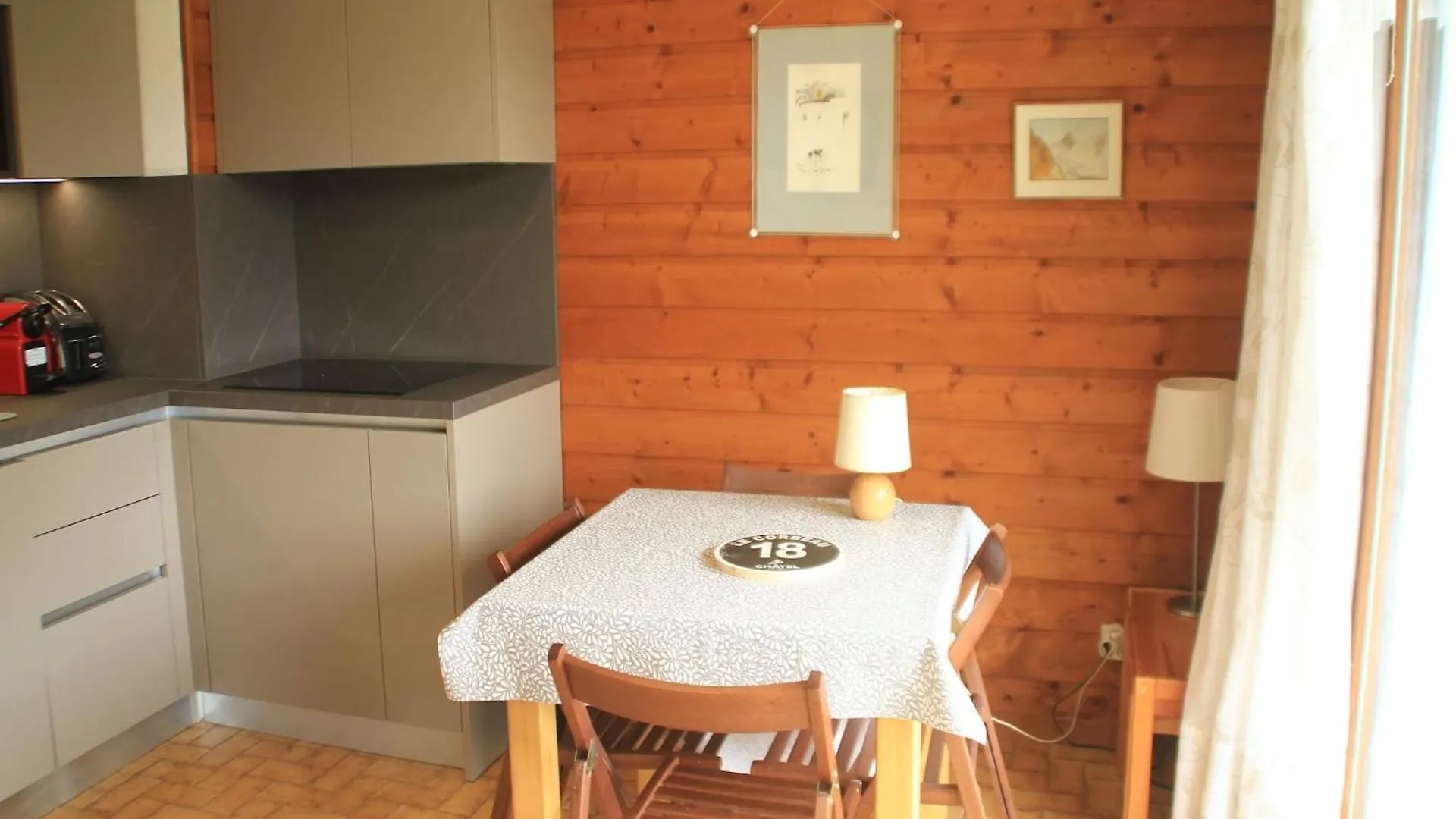 Alpina apartment with terrace Chatel
